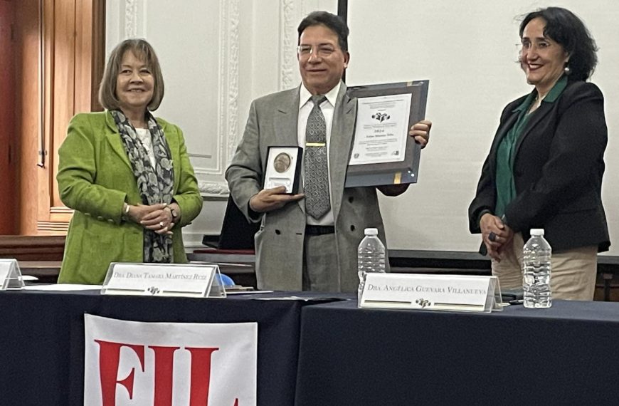 Discurso de Felipe Meneses, al recibir el Premio al Servicio Bibliotecario 2024