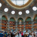 La Biblioteca Nacional de Francia pone en cuarentena cuatro libros bajo sospecha de contener una sustancia tóxica