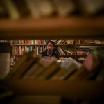 La ley de bibliotecas es clara: la autonomía para decidir sobre los contenidos expuestos en una biblioteca es del bibliotecario y no de los políticos