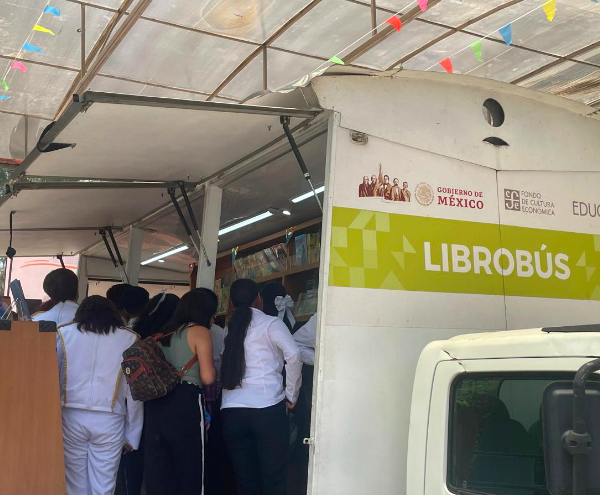 Llega el ‘Librobús’ a escuelas de Edomex para fomentar la lectura
