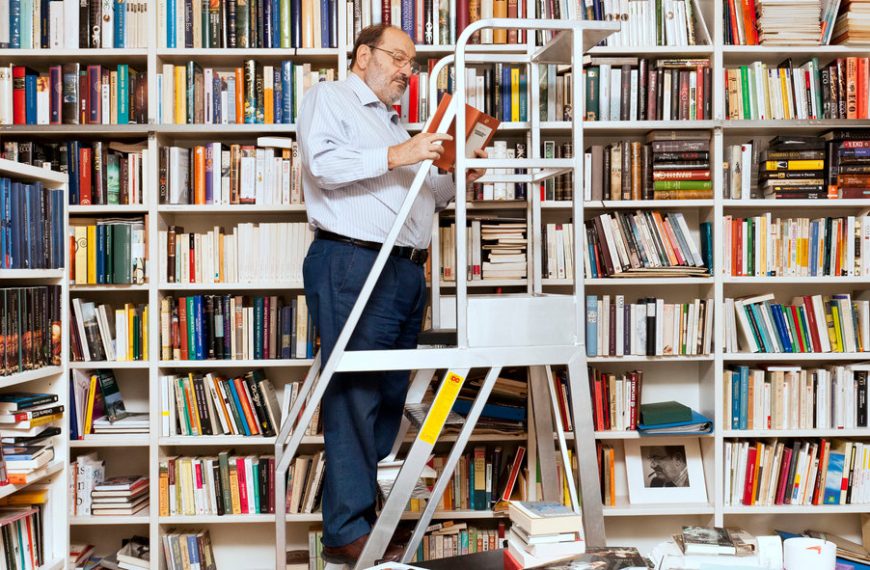 Tener una biblioteca de cientos o miles de libros que no han sido leídos es una exigencia de la sutileza del espíritu