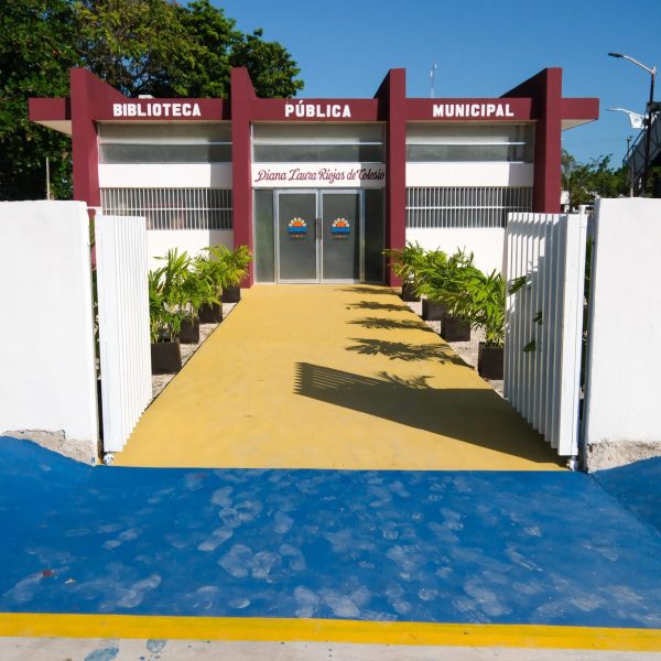 Rehabilitan biblioteca de Santa María, colonia de Chetumal, Quintana Roo